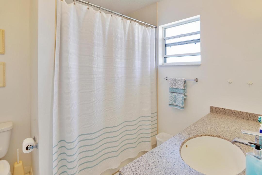 Photo of Bathroom in Treasure Island