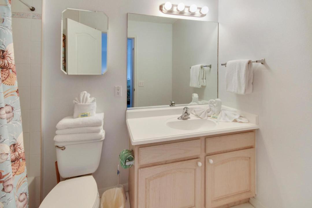 Photo of Bathroom in Treasure Island