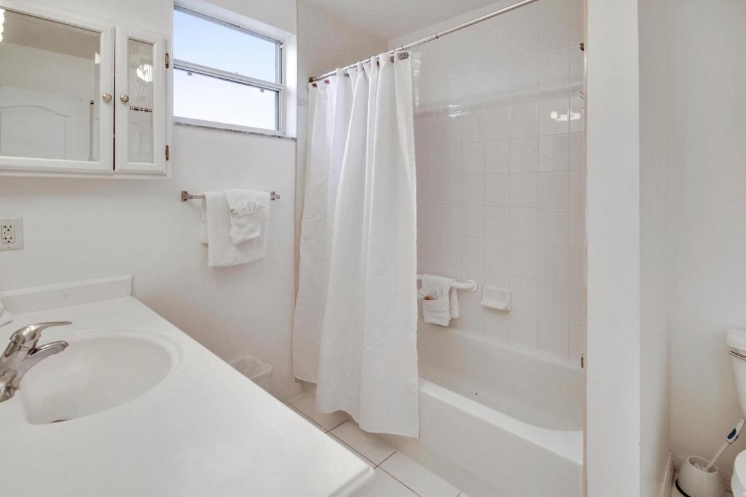 Photo of Bathroom in Treasure Island