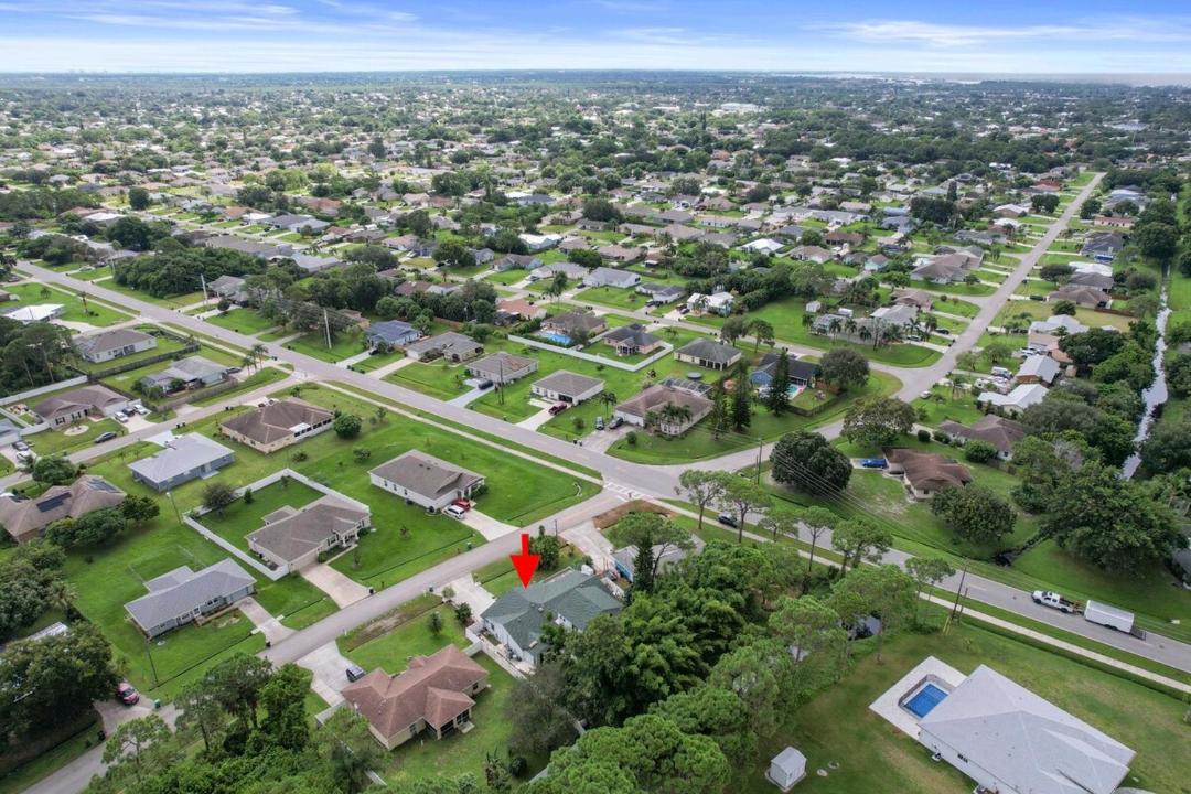 Photo of Buildings in Port Saint Lucie
