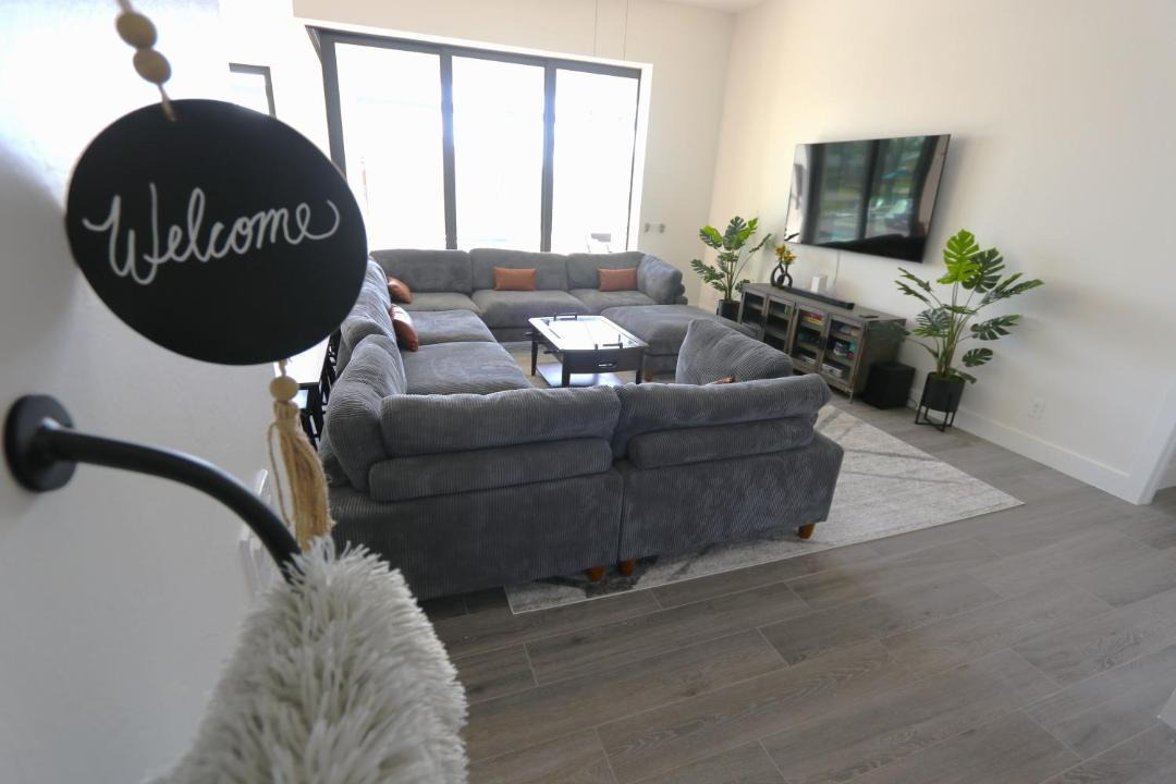 Photo of Livingroom in Yacht Club