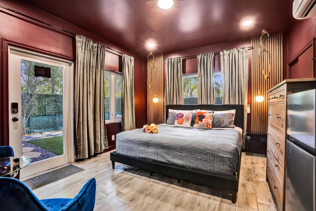 Photo of Bedroom in Wilton Manors