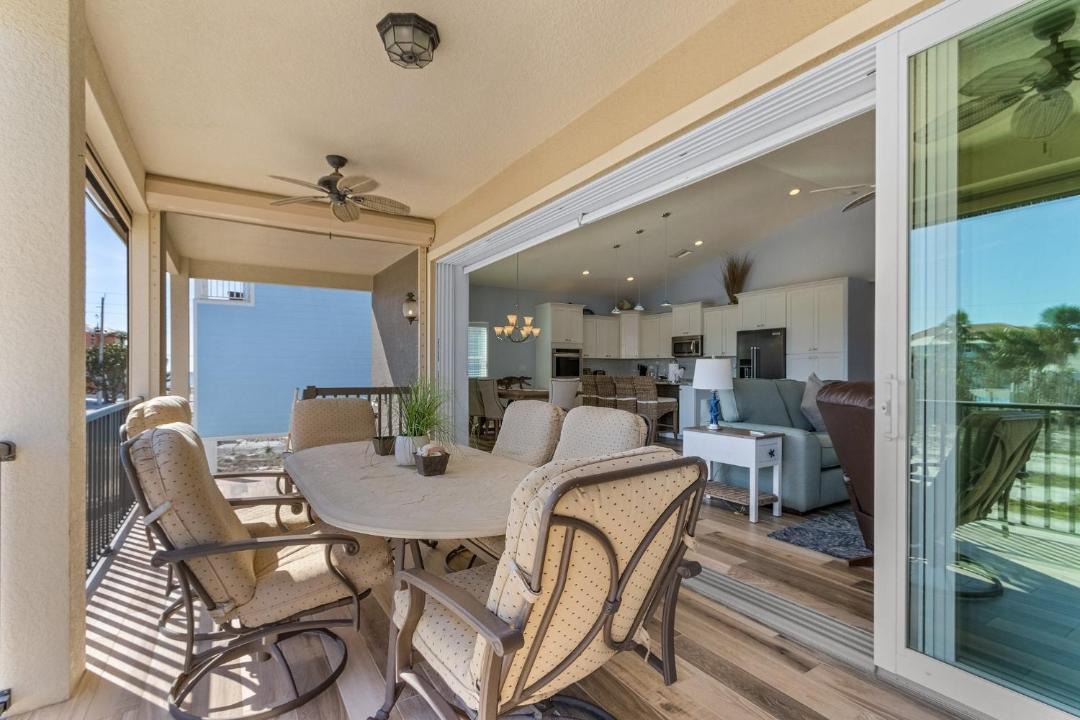 Photo of Patio Balcony in Mid Island