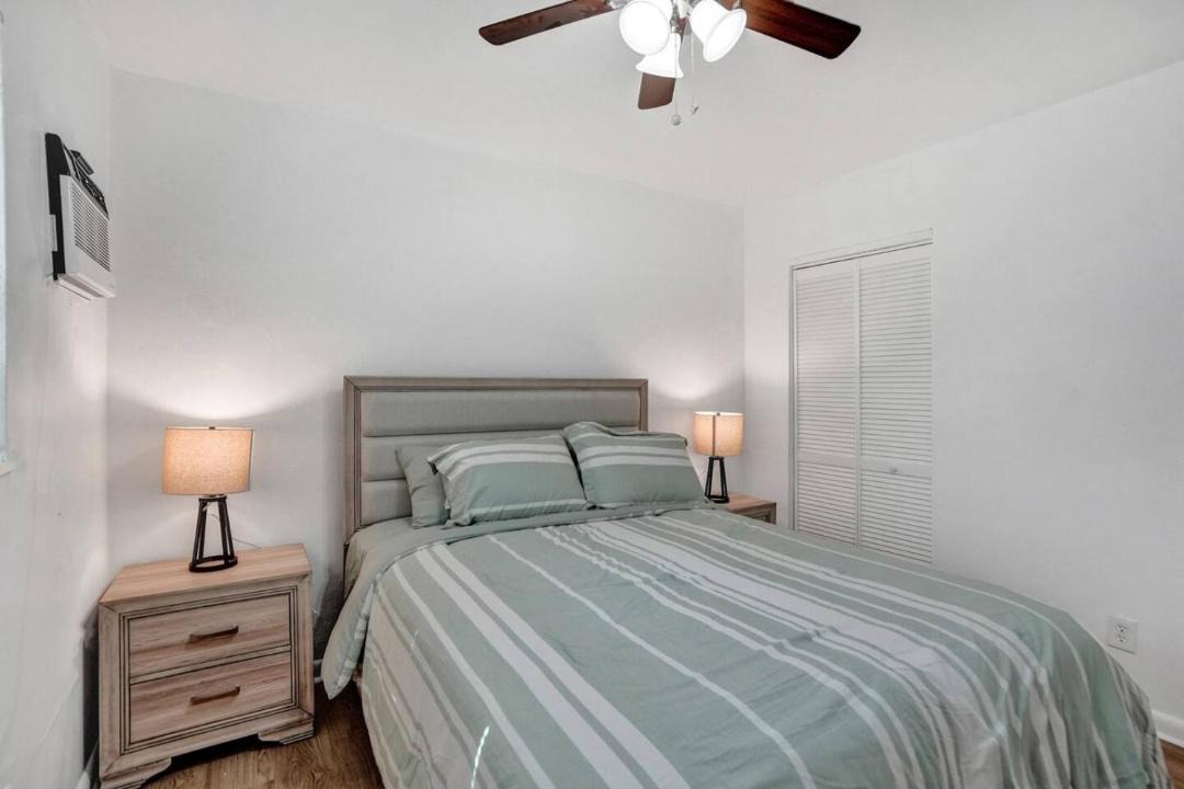 Photo of Bedroom in Riverside Park