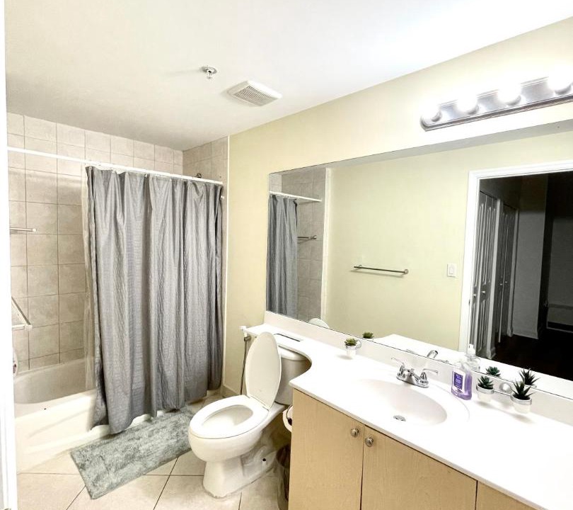 Photo of Bathroom in Coral Way