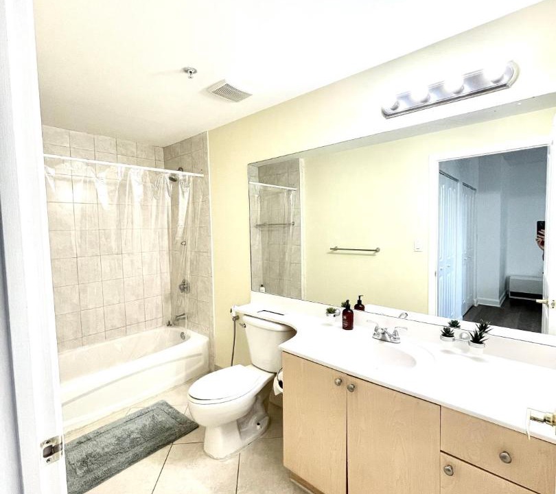 Photo of Bathroom in Coral Way