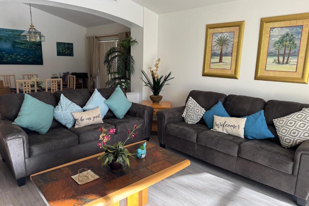 Photo of Livingroom in Eagle Pointe South
