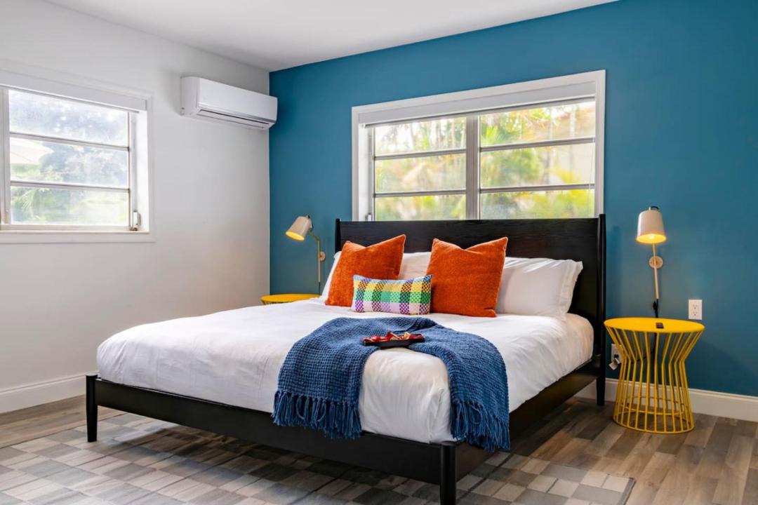 Photo of Bedroom in Golden Glades