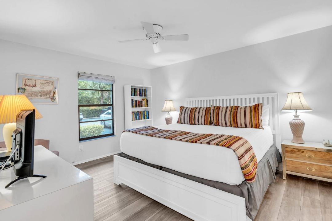 Photo of Bedroom in Park Shore
