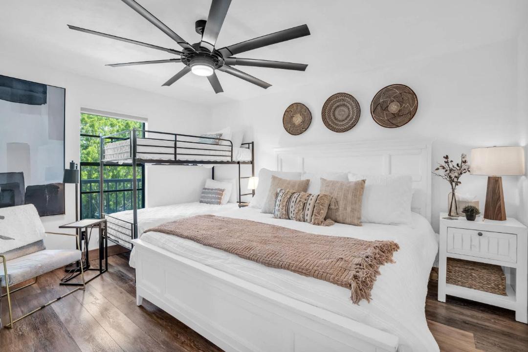 Photo of Bedroom in Park Shore