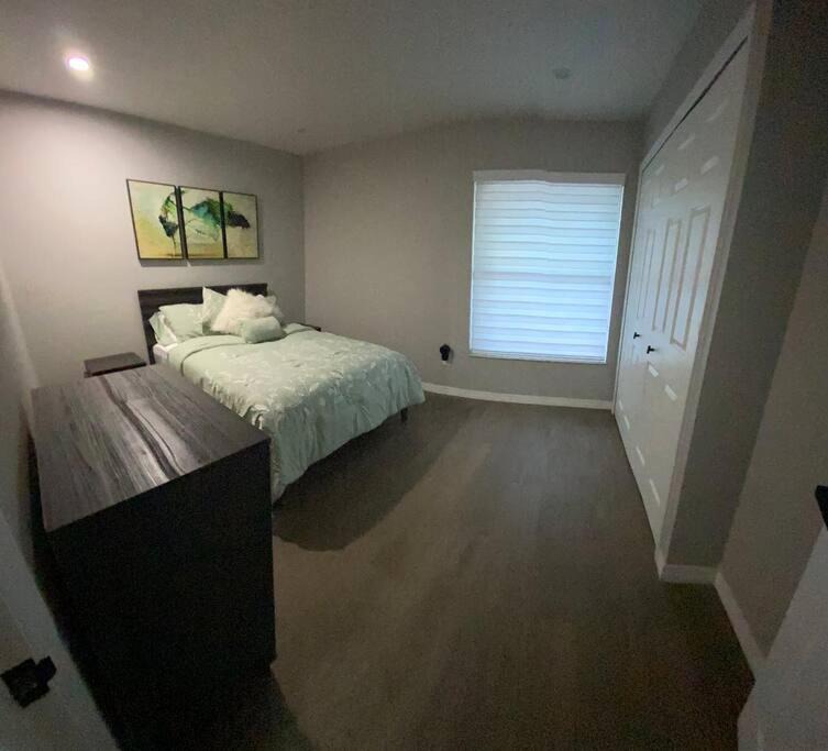 Photo of Bedroom in Kendale Lakes