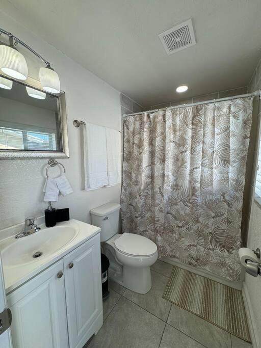 Photo of Bathroom in Caloosahatchee