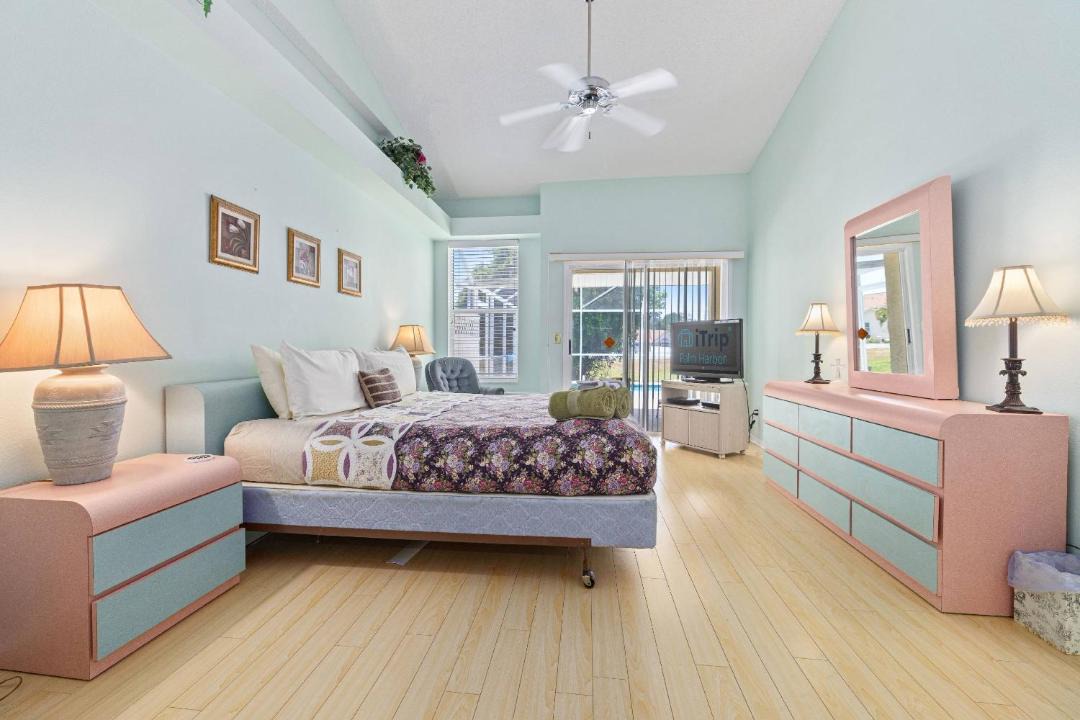 Photo of Bedroom in Fairway Oaks