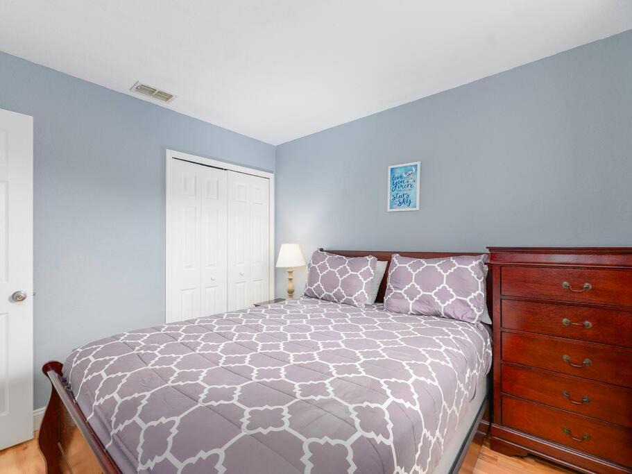 Photo of Bedroom in Regal Palms