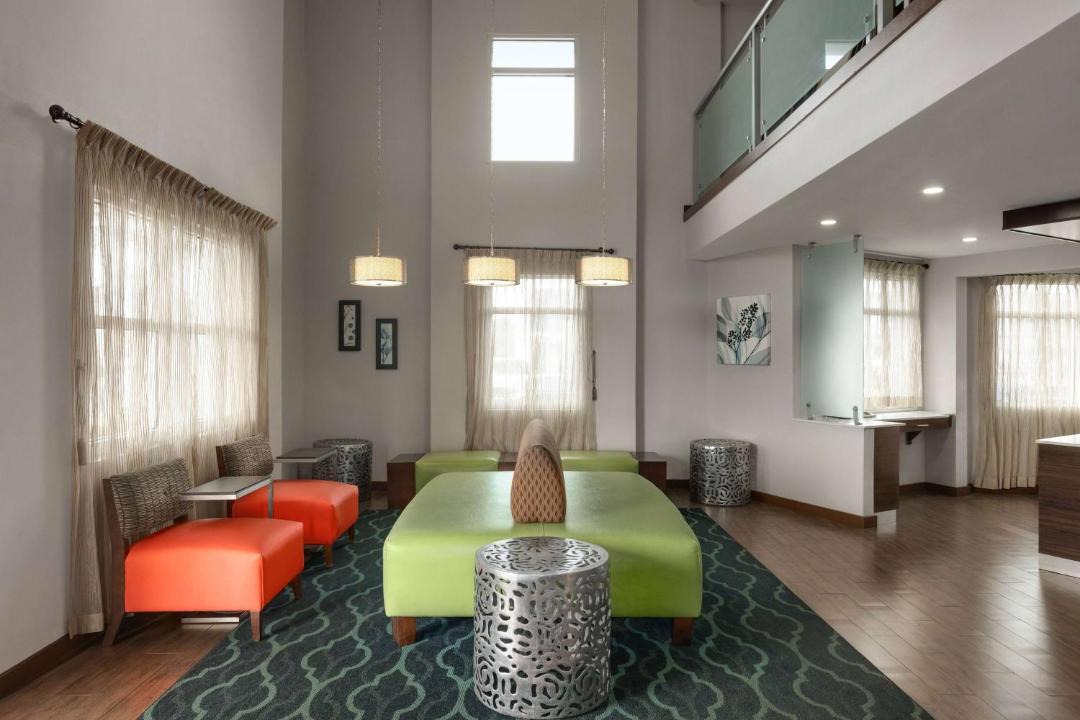 Photo of Livingroom in East Daytona