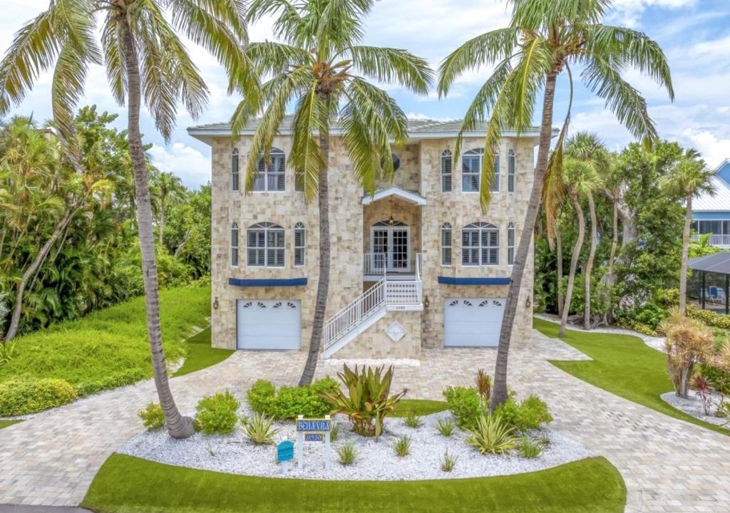 Photo of Buildings in Captiva