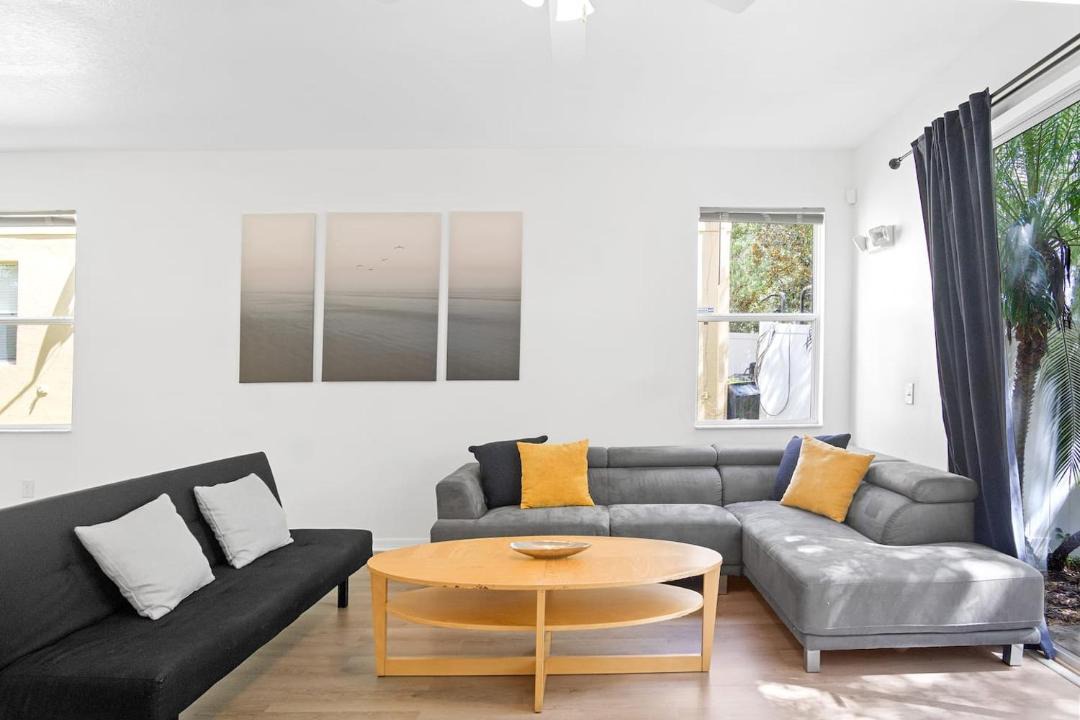 Photo of Livingroom in Crestwynd Bay