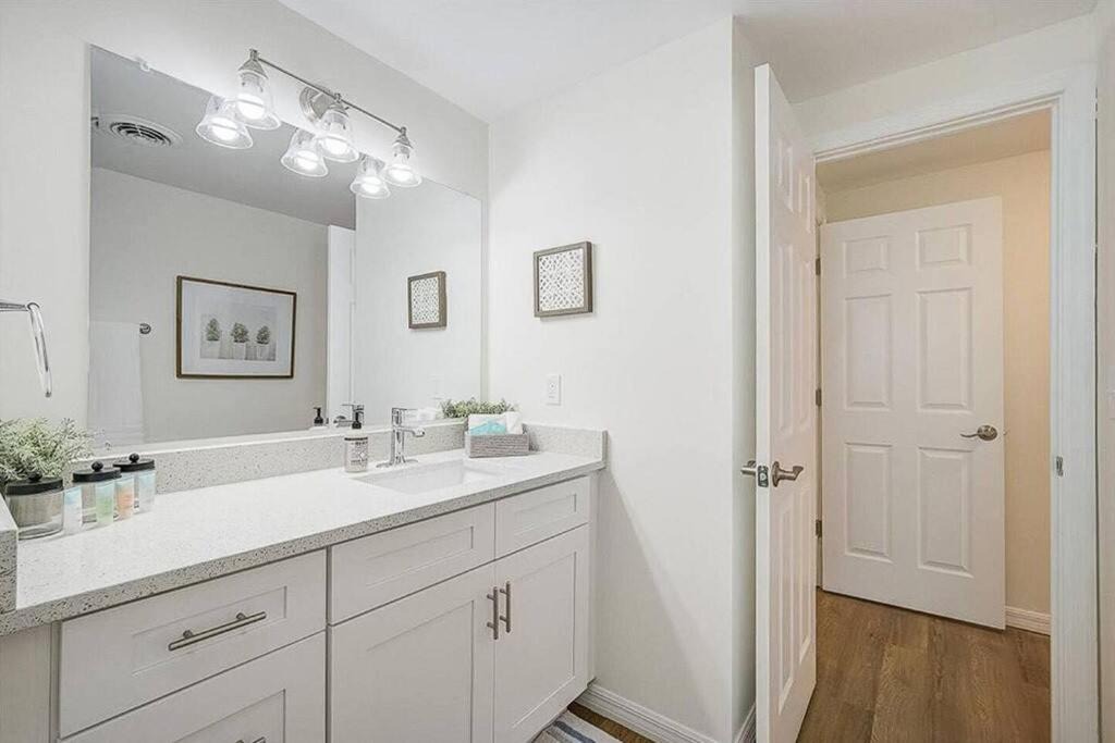 Photo of Bathroom in Bayshore Gardens