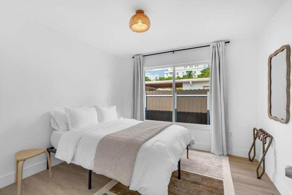 Photo of Bedroom in Coral Way
