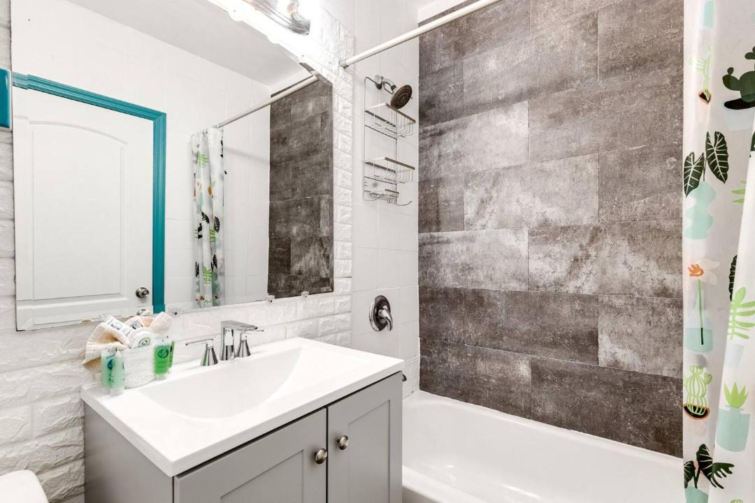 Photo of Bathroom in Royal Poinciana