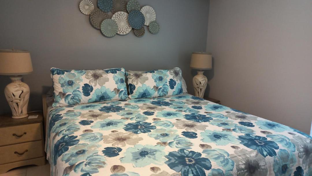 Photo of Bedroom in Gulf Gate Estates