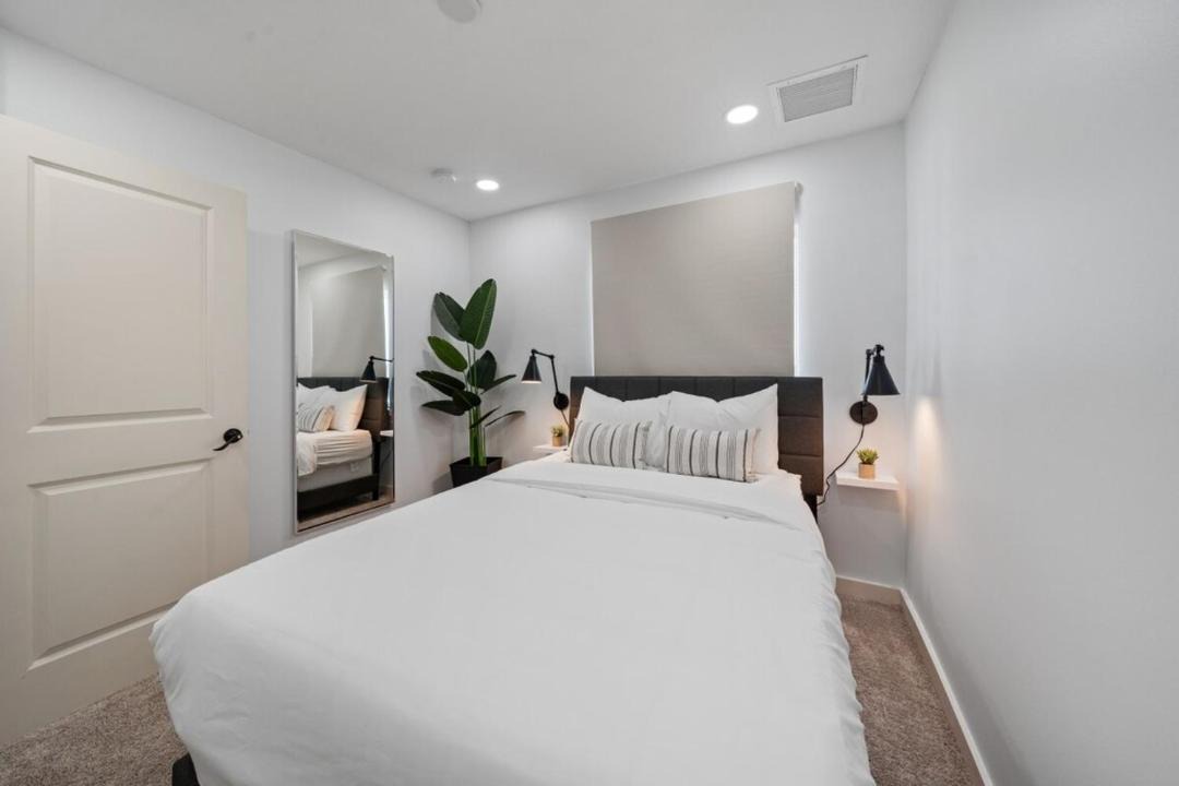 Photo of Bedroom in Riviera Beach