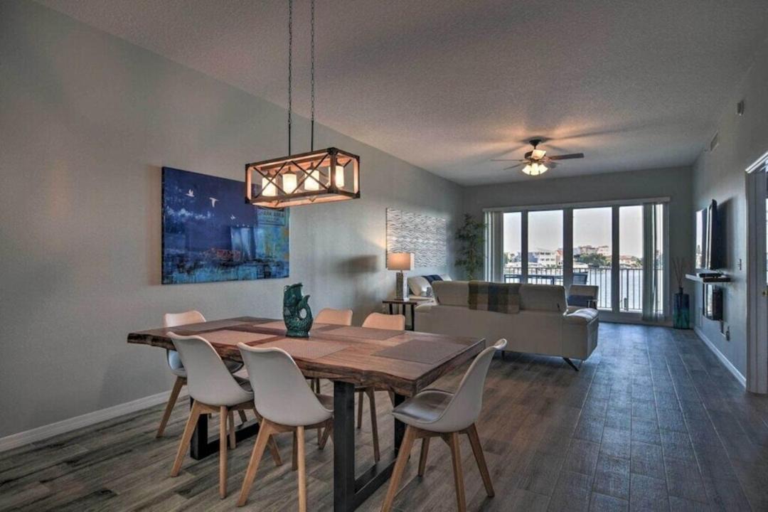 Photo of Livingroom in Clearwater Beach