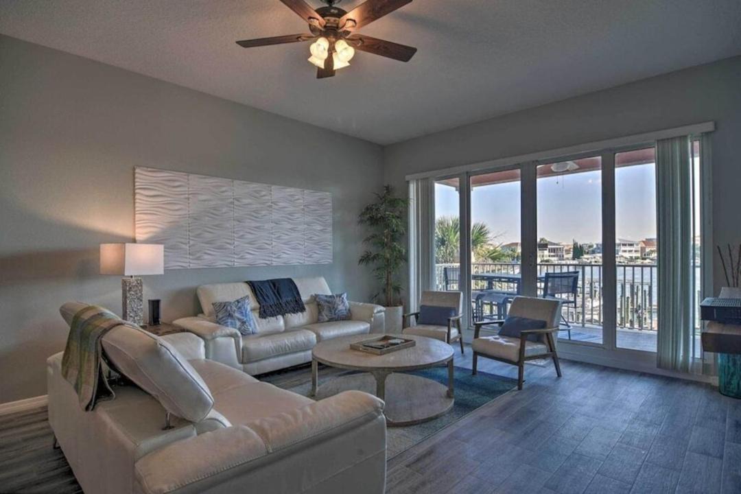 Photo of Livingroom in Clearwater Beach
