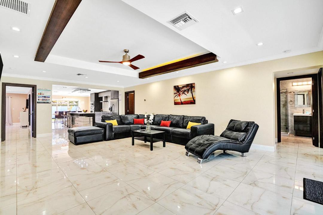 Photo of Livingroom in South Lake