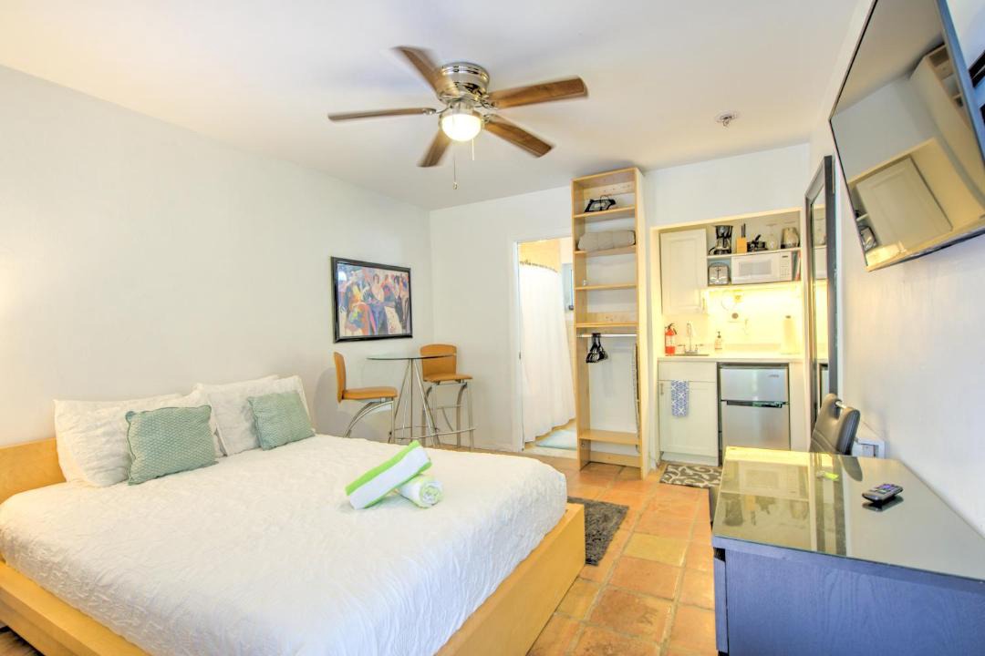 Photo of Bedroom in Hendricks and Venice Isles
