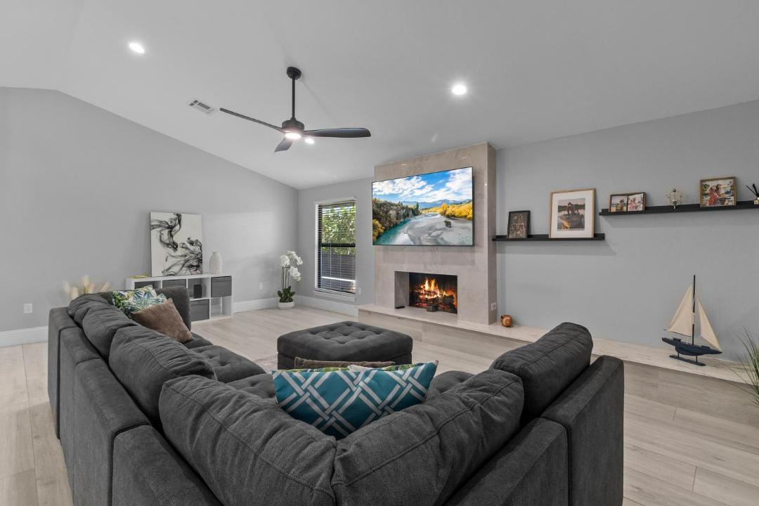 Photo of Livingroom in Palm River Estates