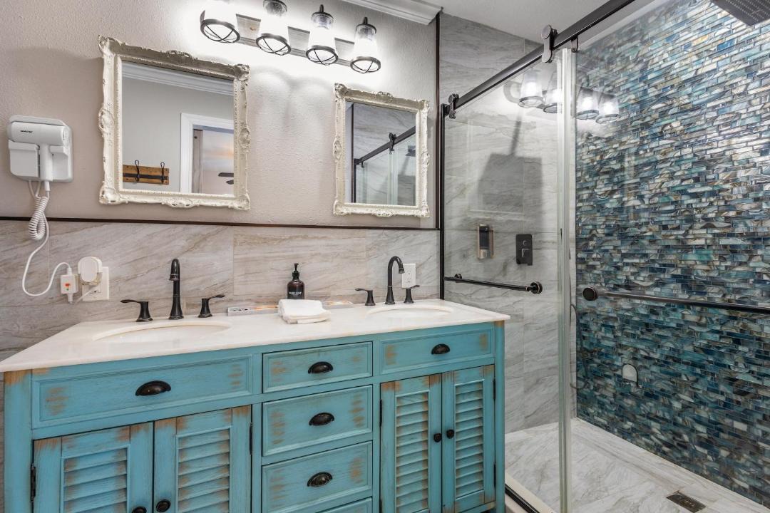 Photo of Bathroom in Largo