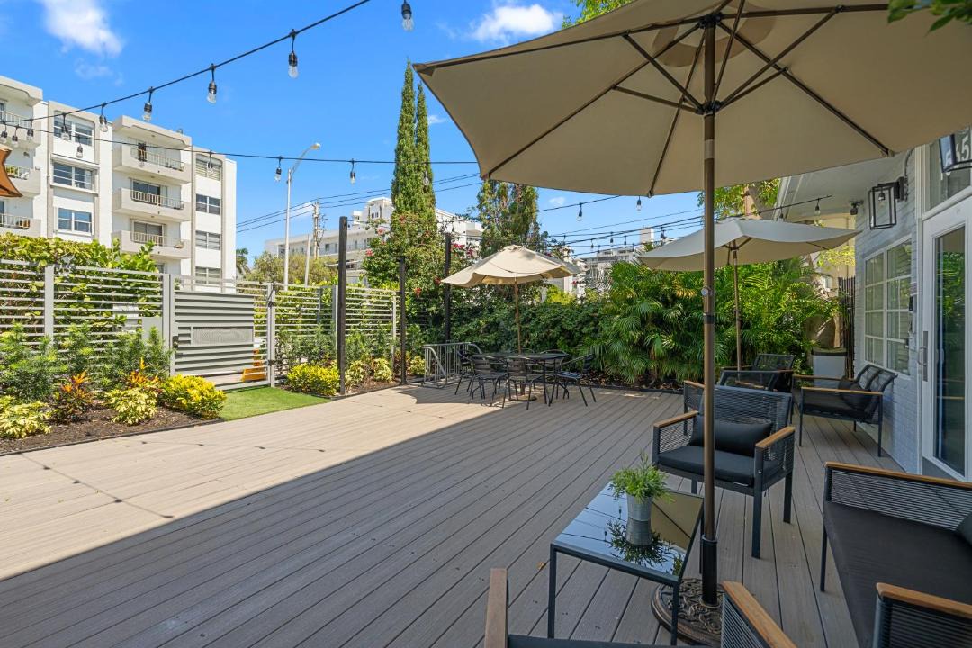 Photo of Patio Balcony in West Avenue