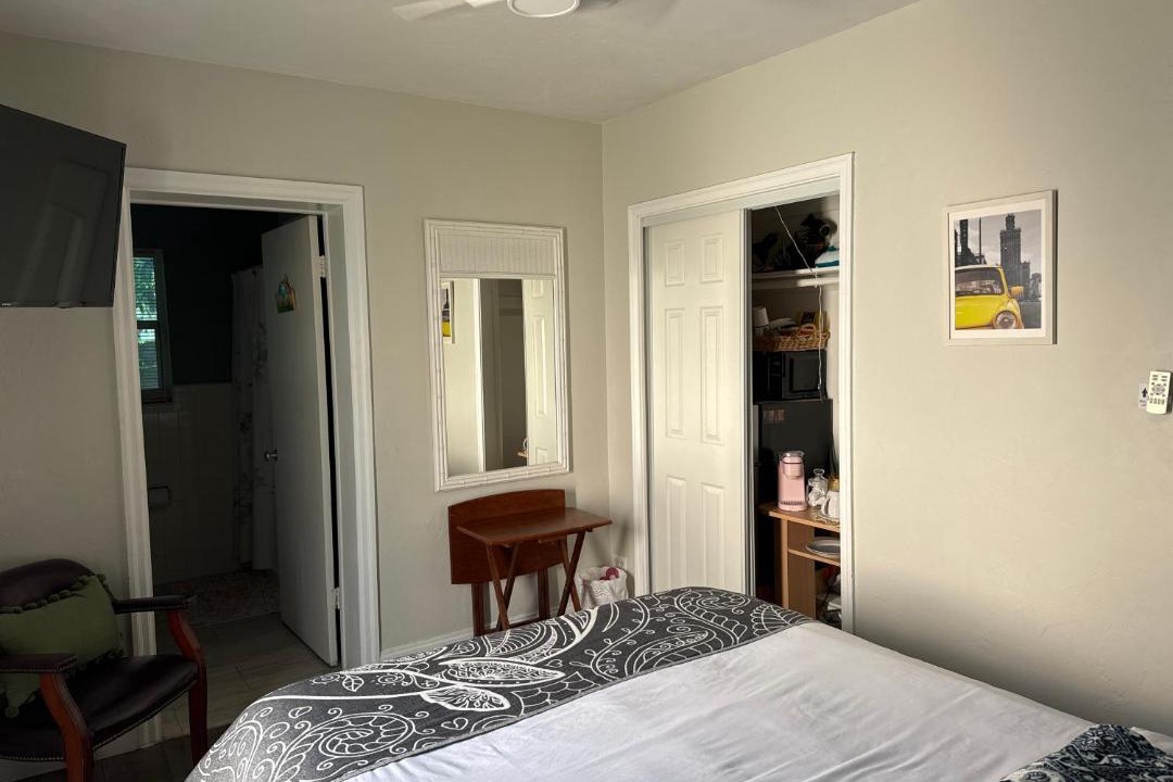 Photo of Bedroom in Riviera Beach