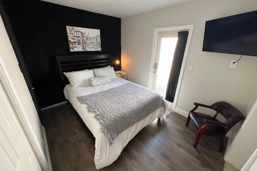 Photo of Bedroom in Riviera Beach