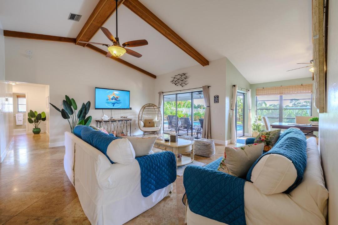 Photo of Livingroom in Lochmoor Waterway Estates