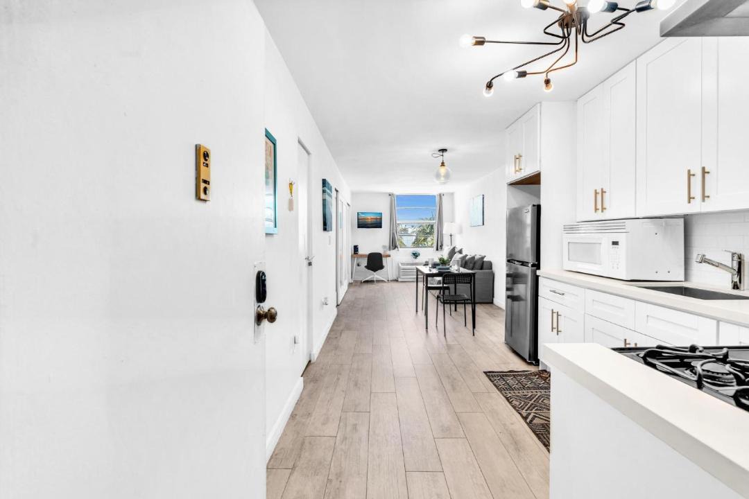 Photo of Kitchen in Flamingo/Lummus