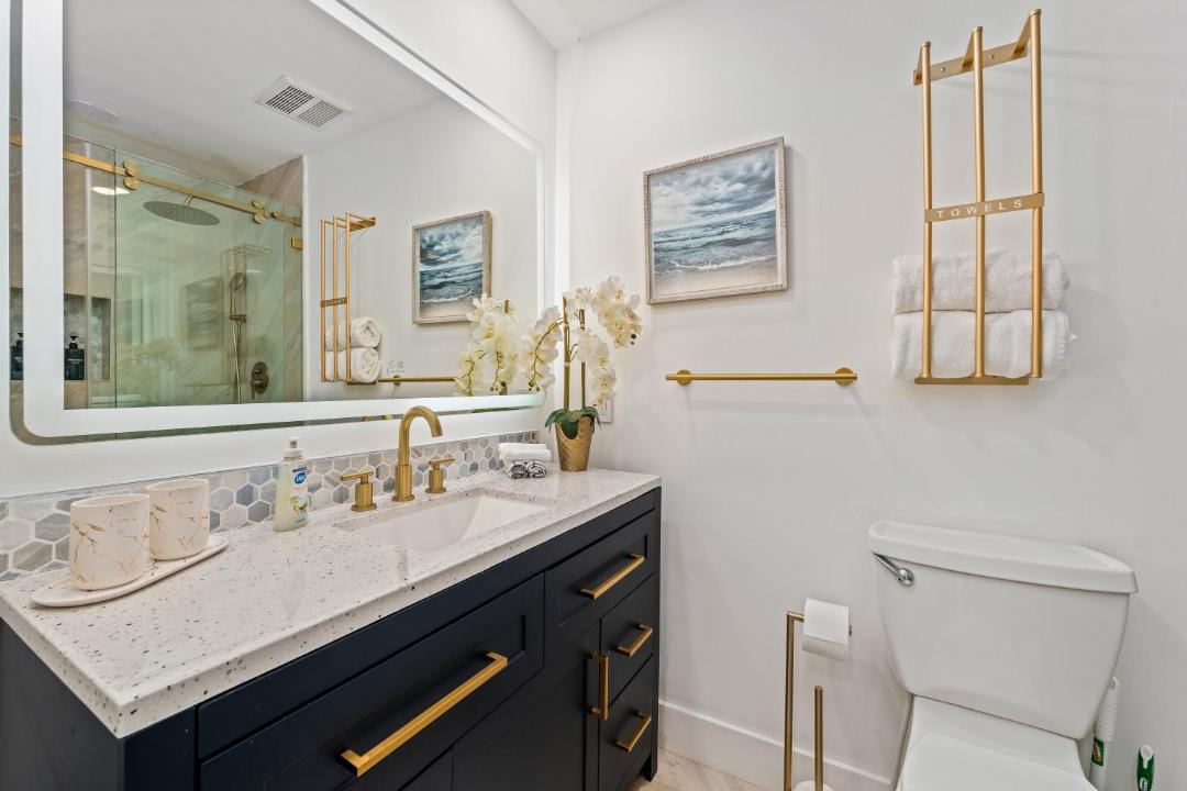 Photo of Bathroom in Sunrise