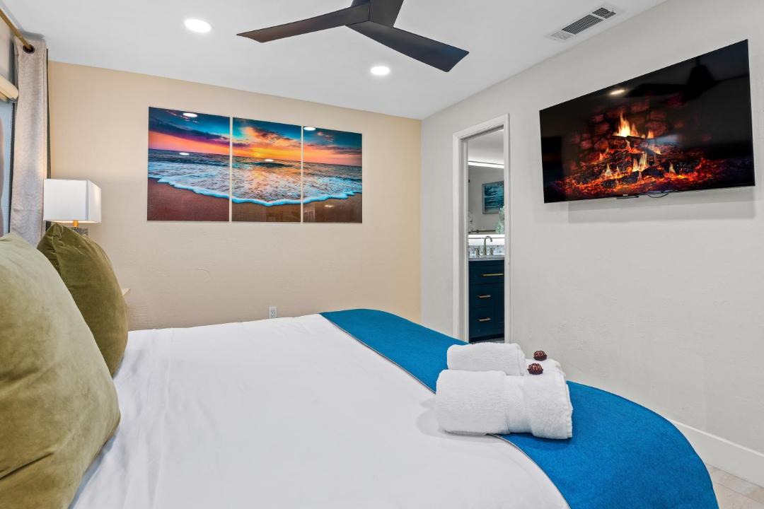 Photo of Bedroom in Sunrise