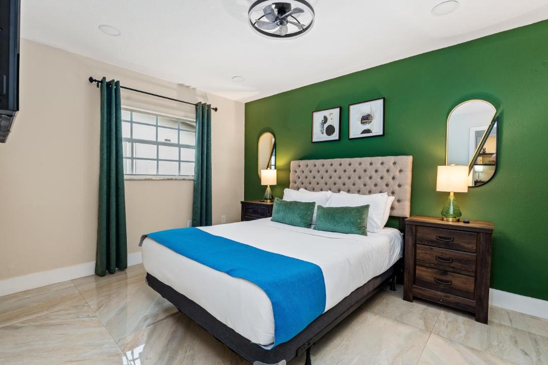 Photo of Bedroom in Sunrise
