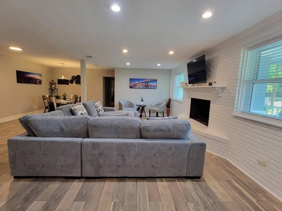Photo of Livingroom in Northside