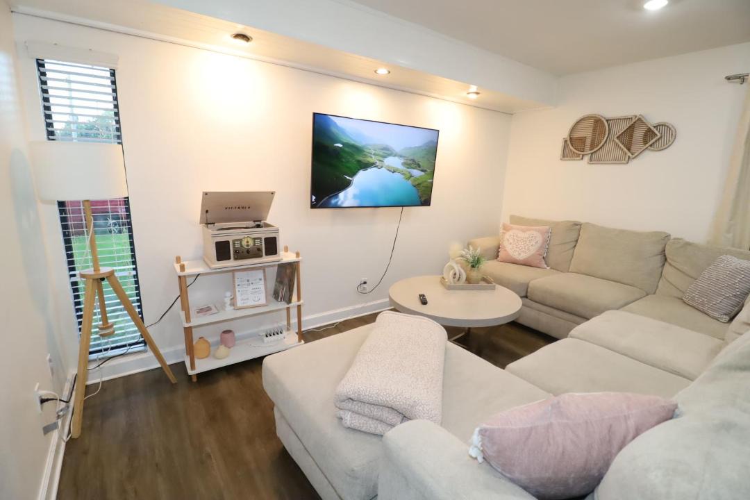 Photo of Livingroom in Greater Northdale
