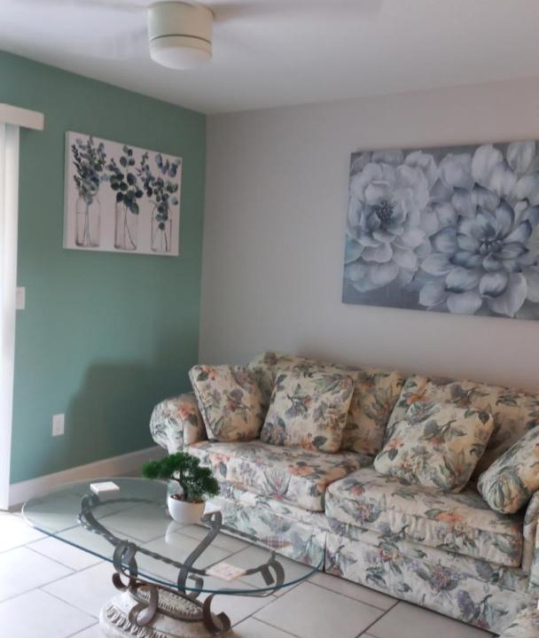 Photo of Livingroom in Gulf Gate Estates