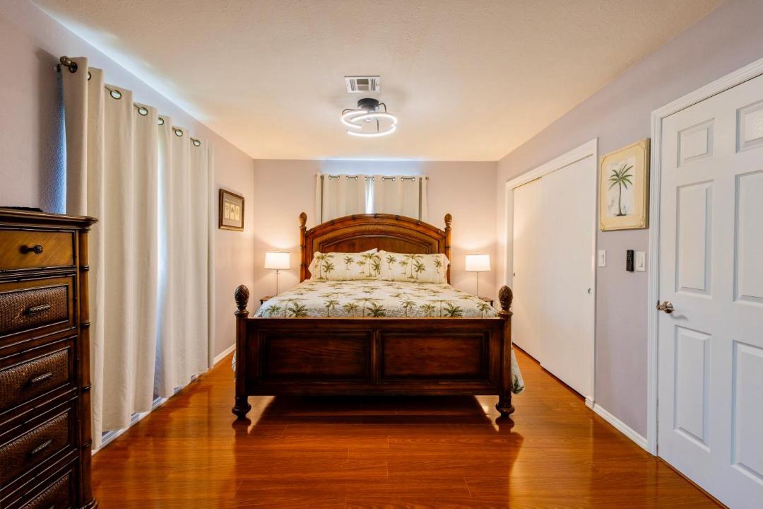 Photo of Bedroom in Venice Gardens