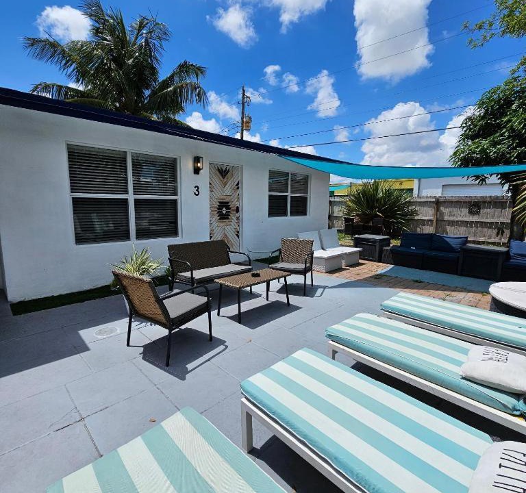 Photo of Patio Balcony in Central Oakland Park