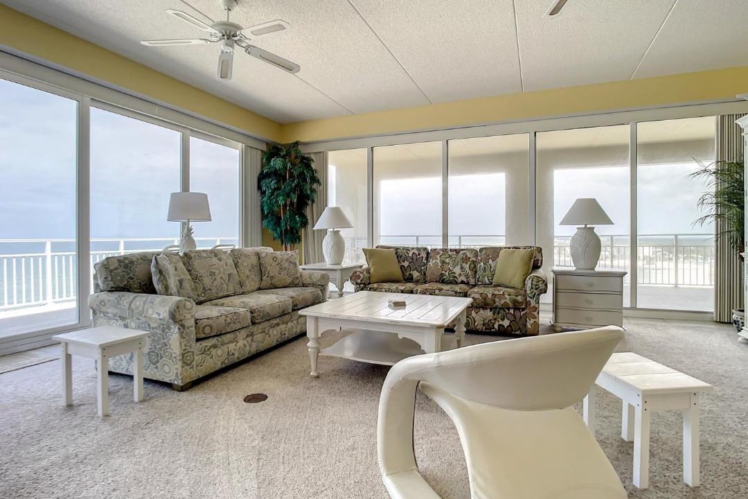 Photo of Livingroom in New Smyrna Beach