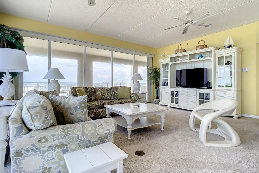 Photo of Livingroom in New Smyrna Beach