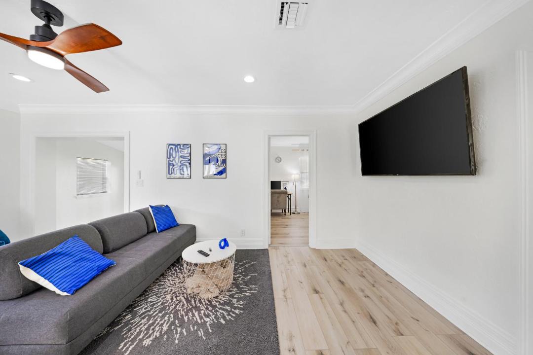 Photo of Livingroom in Poinsettia Heights