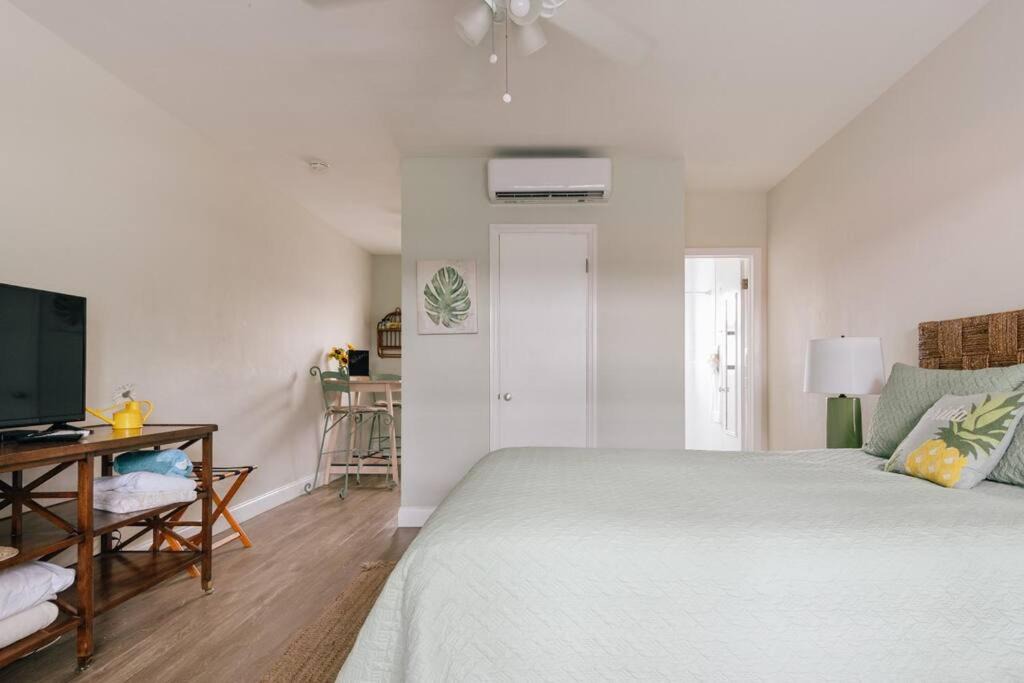Photo of Bedroom in Pompano Beach