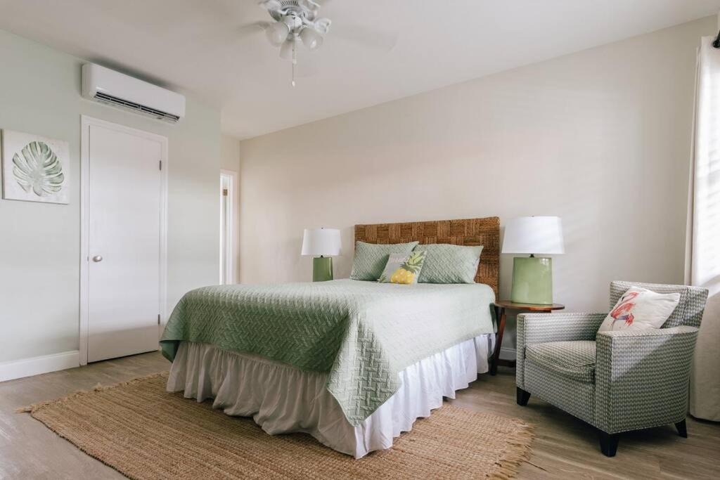 Photo of Bedroom in Pompano Beach